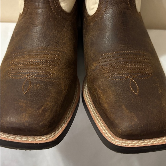 Ariat boys VENTTEK Western Boots Square toe in Brown and Cream